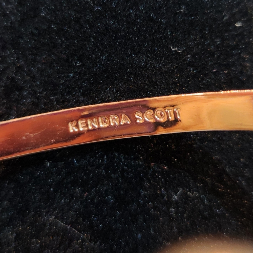 Sold..Kendra Scott Rose gold bracelet NWOT - Picture 4 of 5